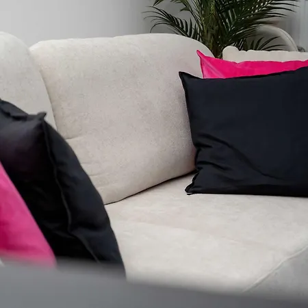 Air Conditioned In Center By Renters Prestige *