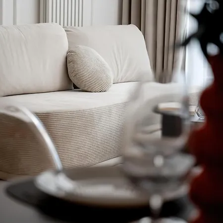 Air Conditioned In Center By Renters Prestige Appartement *
