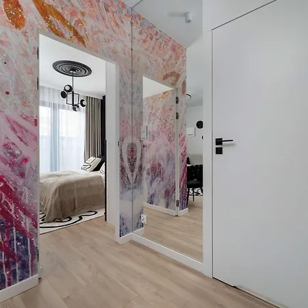 Апартаменты Air Conditioned In Center With Parking By Renters Prestige