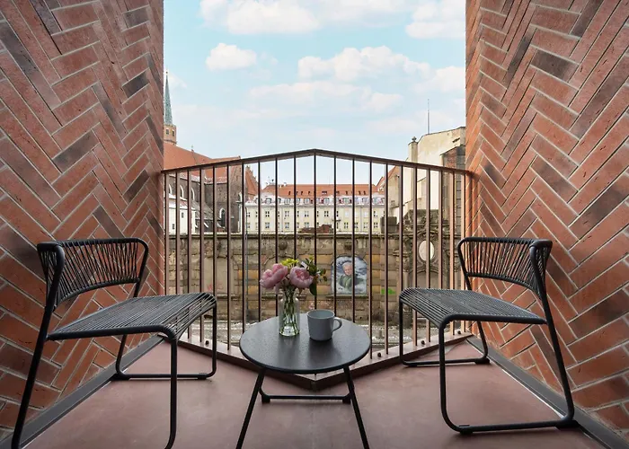 Air Conditioned In Center With Parking By Renters Prestige Апартаменты *