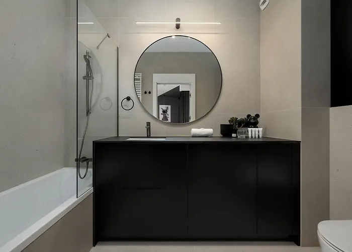 Air Conditioned In Center With Parking By Renters Prestige Апартаменты