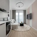 Air Conditioned In Center By Renters Prestige