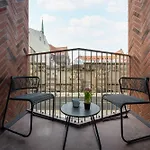 Air Conditioned In Center By Renters Prestige *