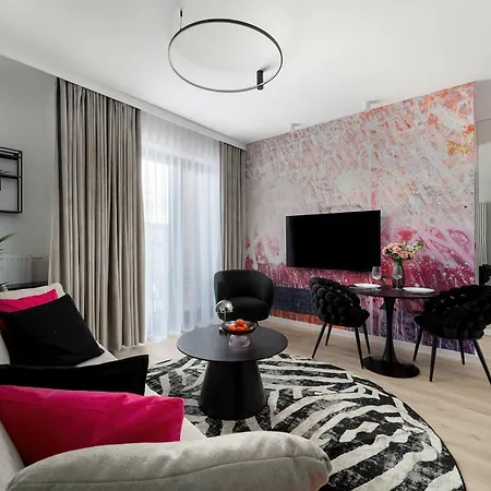 Apartment Air Conditioned In Center By Renters Prestige