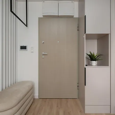 Air Conditioned In Center With Parking By Renters Prestige Apartamento *