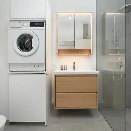 Air Conditioned In Center By Renters Prestige Apartman *